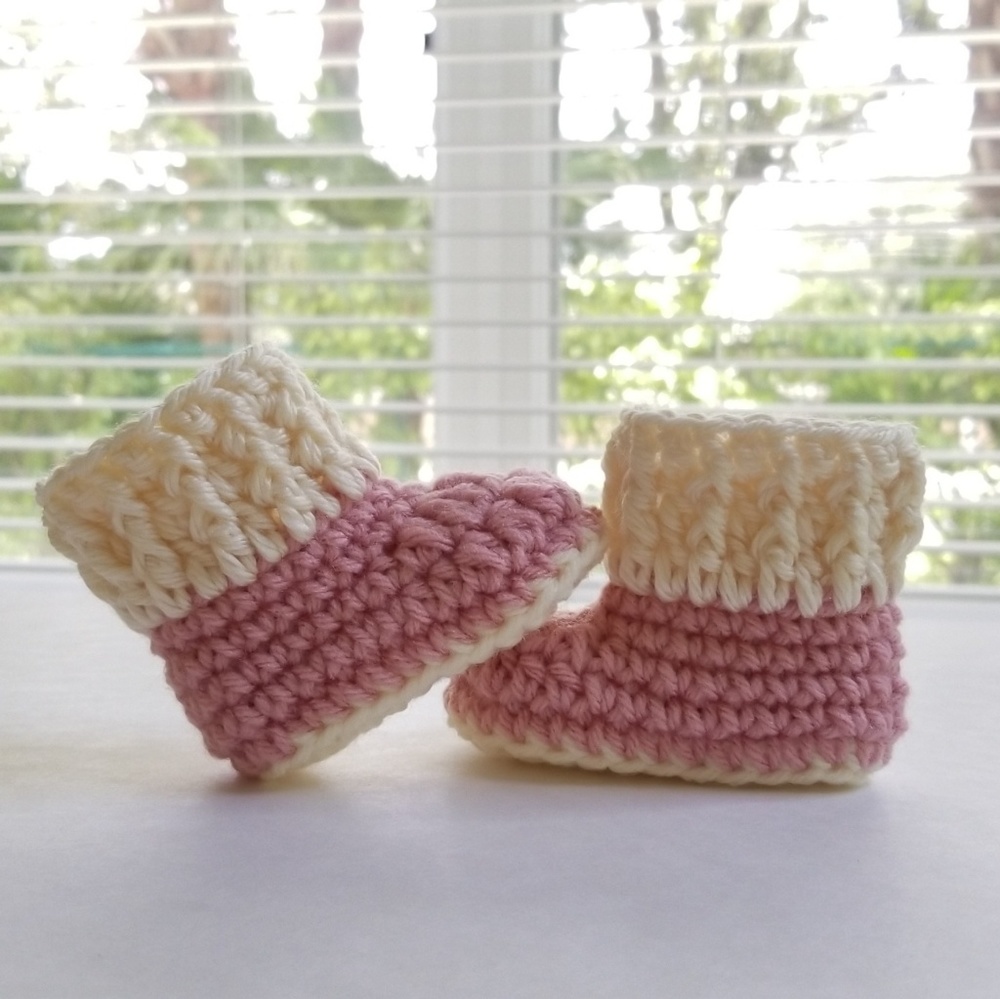 Soft Rose Newborn baby booties for girls NWT